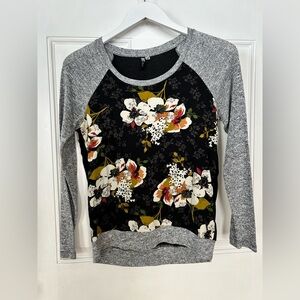 Kut from the Kloth Black and Gray Floral Sweatshirt